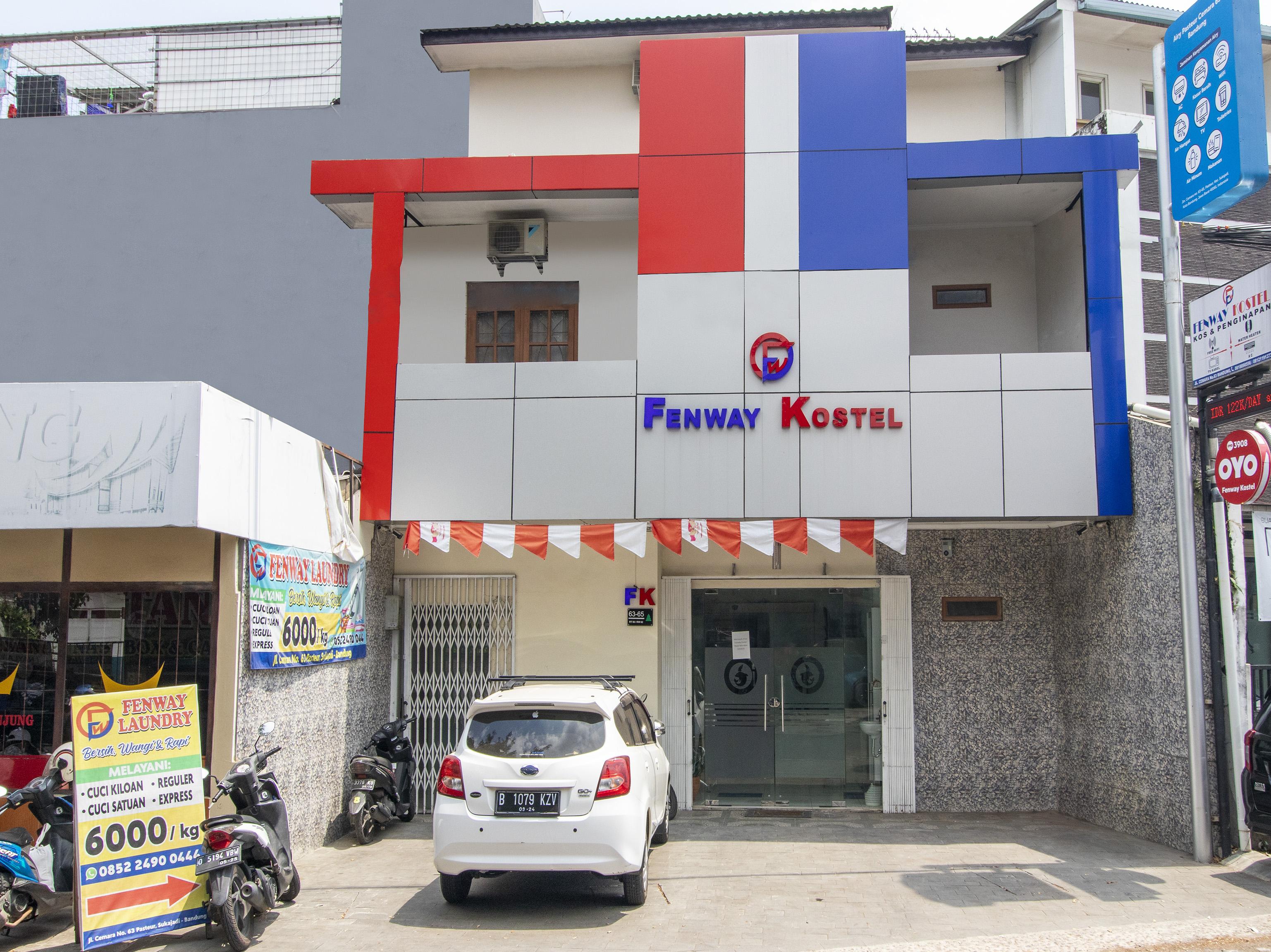 Hotel OYO 3908 Fenway Kostel Bandung Exterior foto